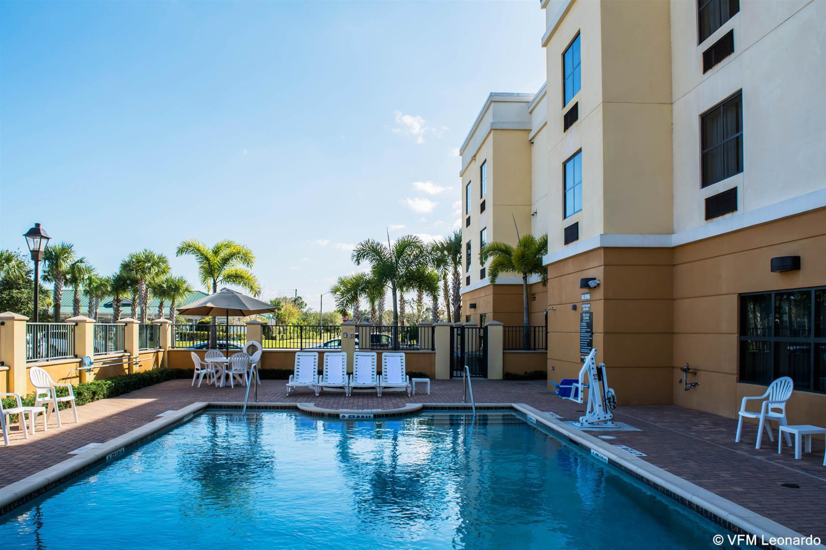 Comfort Suites Vero Beach I-95 Exterior foto